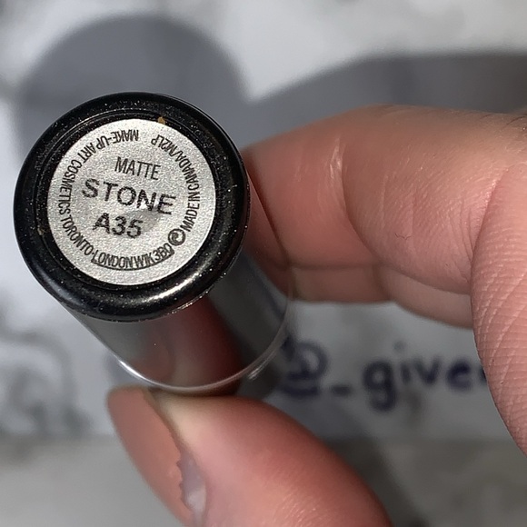 LNWOB STONE Matte Lipstick MAC - Picture 7 of 13